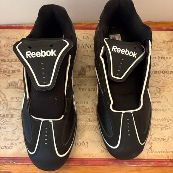 Authentic Men's Reebok Baseball Cleats - Size 8 - - Picture 1 of 4